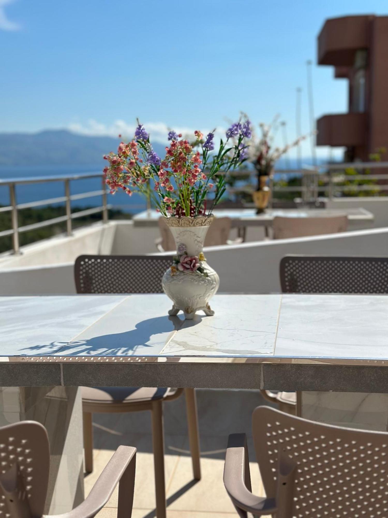 Sunny Holiday Sarandë Exteriér fotografie